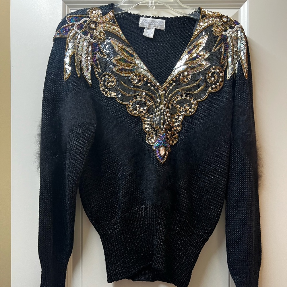 Vintage Luxurious Embellished
Black Sweater with Statement
Beading